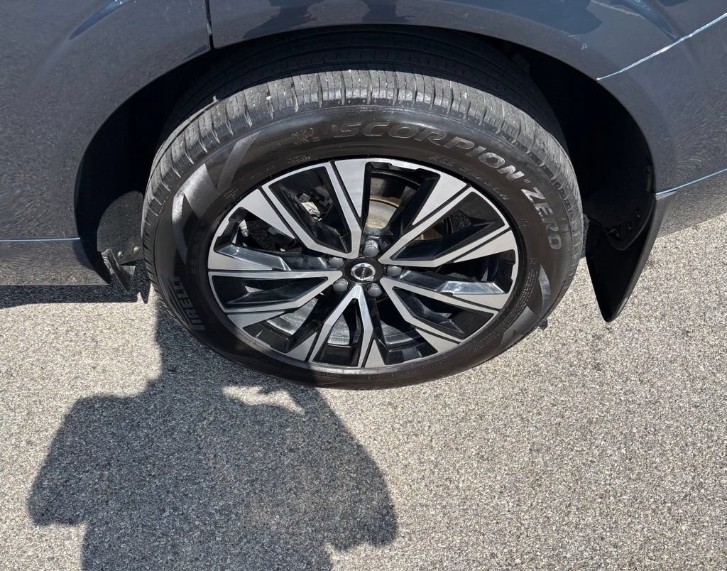 Certified 2025 Volvo XC60 B5 Core w/ Protection Package Premier AWD/4WD image 30
