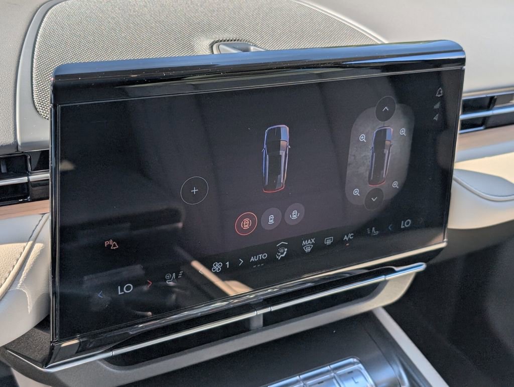 New 2025 Lincoln Nautilus Reserve image 19