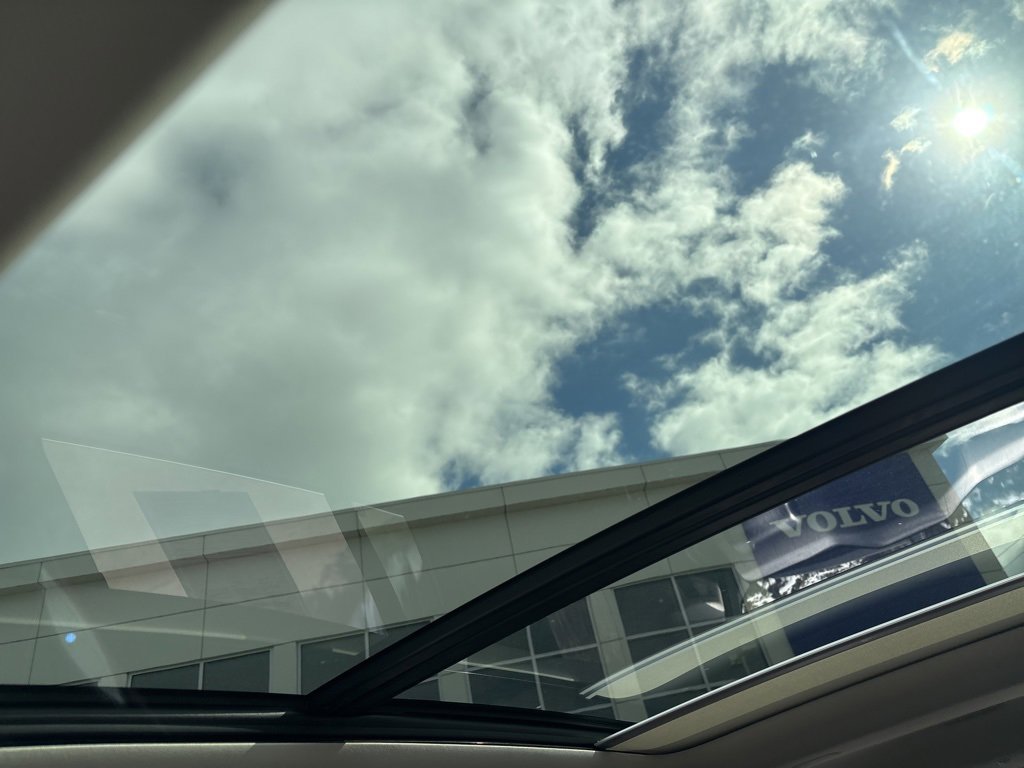 Certified 2025 Volvo XC90 B5 Plus image 30