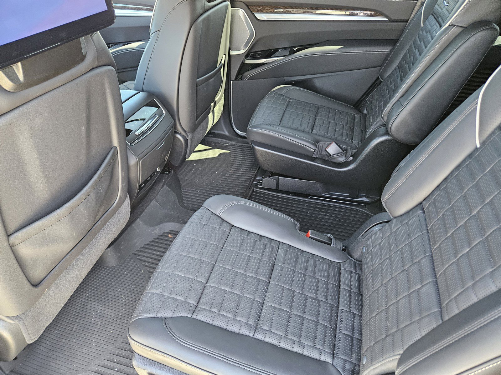 New 2026 Cadillac Escalade Platinum Sport w/ LPO, ONYX Package AWD/4WD image 20