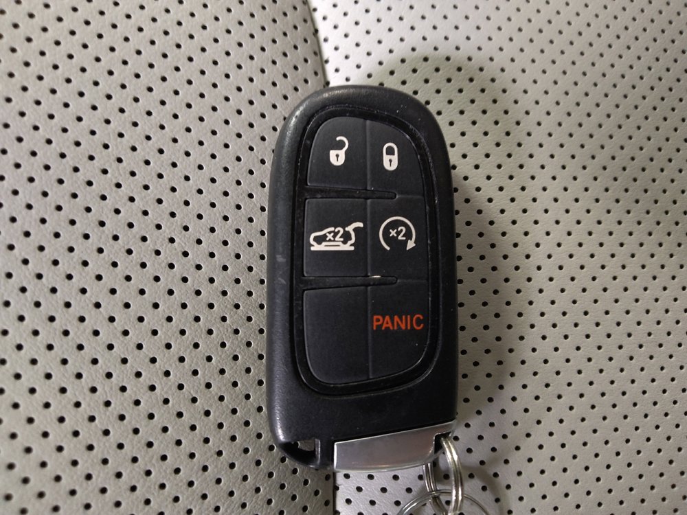 Used 2021 Jeep Cherokee Latitude Lux w/ Sun & Sound Group AWD/4WD image 32