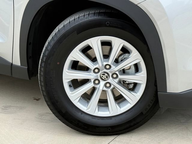 Used 2025 Toyota Grand Highlander FWD image 3