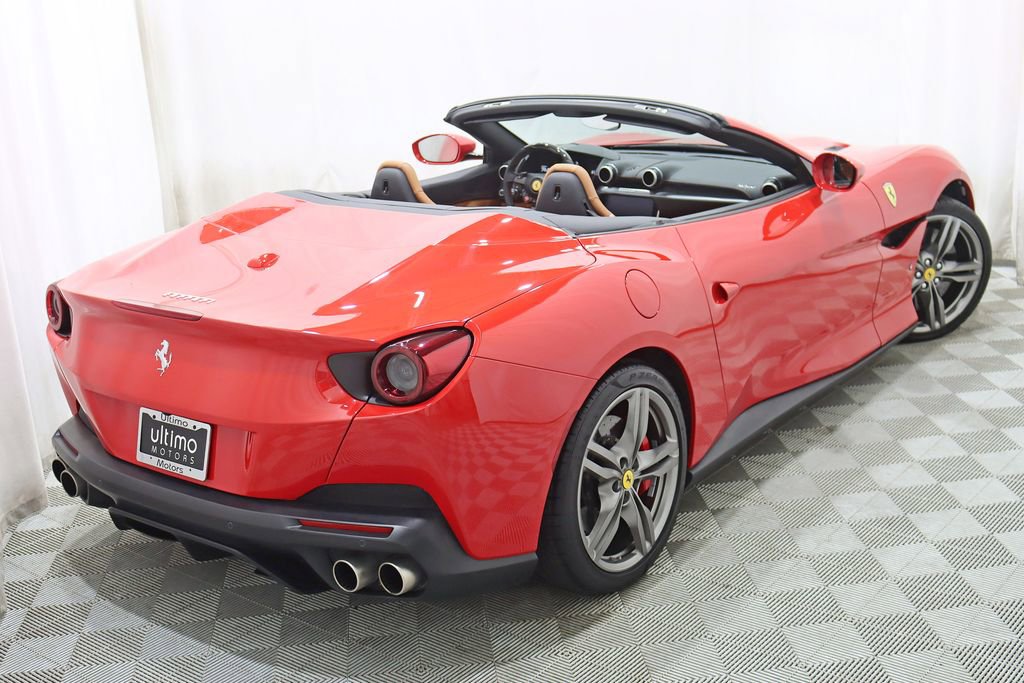 Used 2020 Ferrari Portofino RWD image 17
