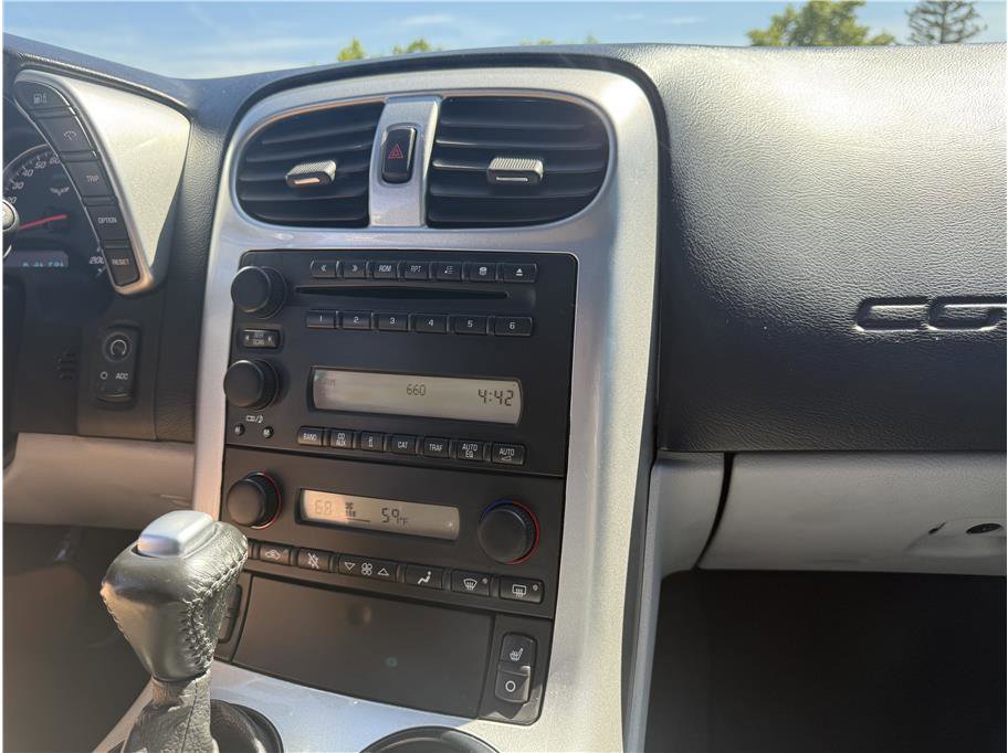 Used 2005 Chevrolet Corvette Coupe w/ Preferred Equipment Group image 28