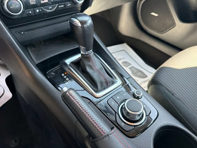 Used 2016 MAZDA MAZDA3 i Touring w/ Popular Equipment Package FWD image 29