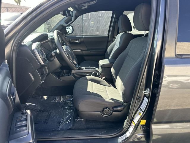 Used 2019 Toyota Tacoma TRD Off-Road w/ Technology Package AWD/4WD image 17