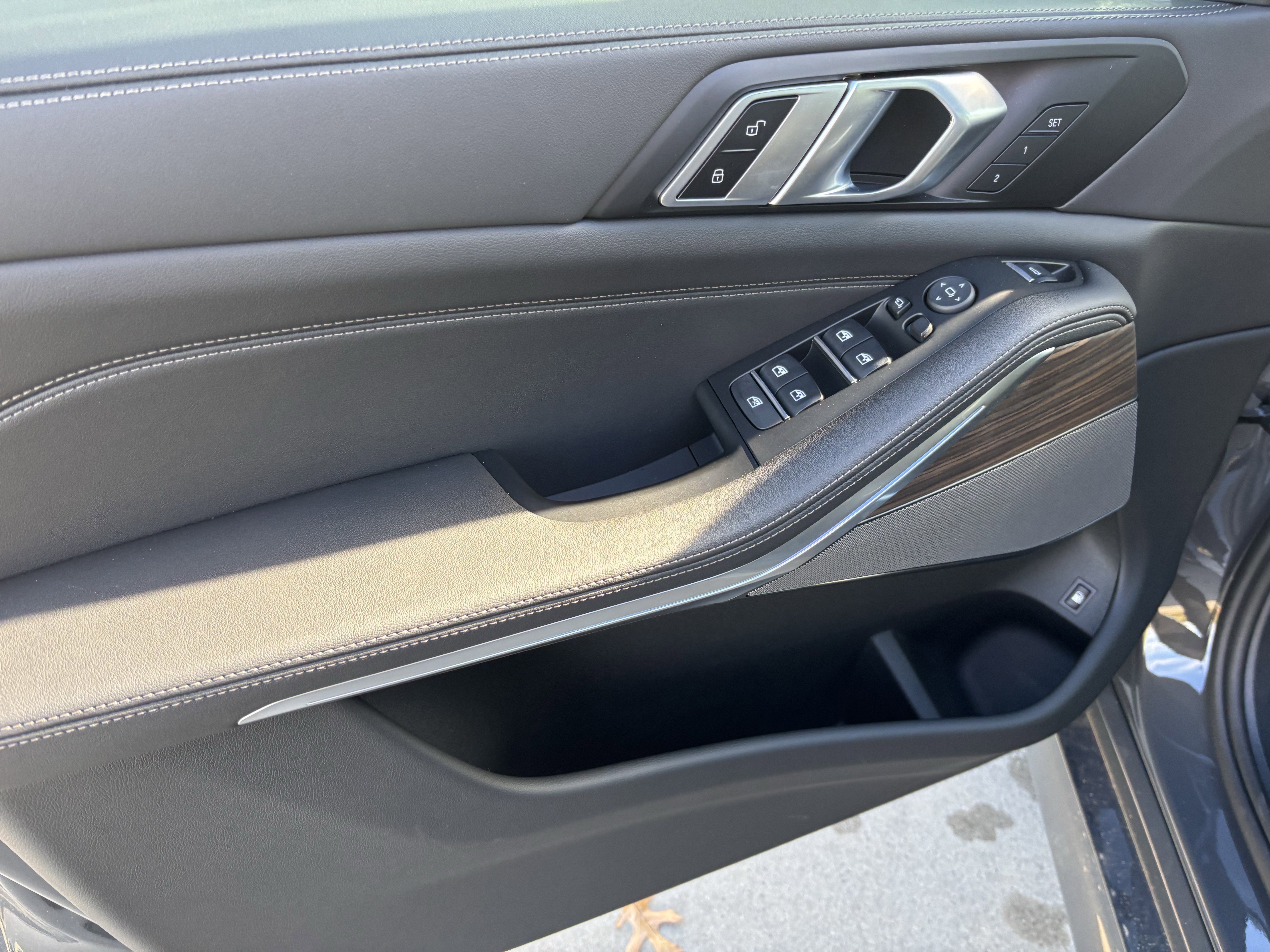 Used 2026 BMW X5 xDrive50e w/ M Sport Package image 14