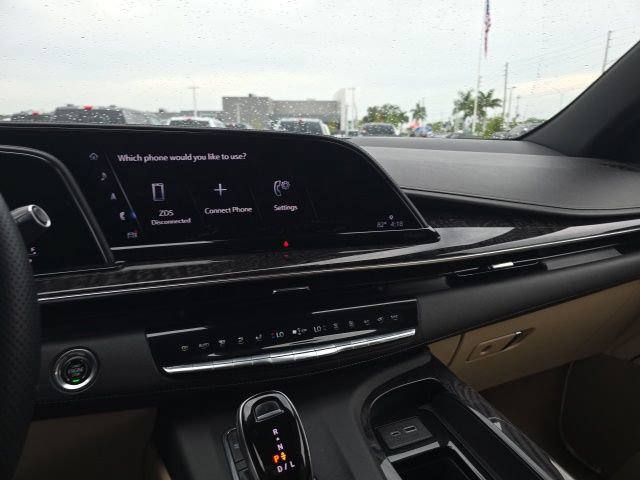 Used 2021 Cadillac Escalade ESV Premium Luxury w/ Performance Package AWD/4WD image 16