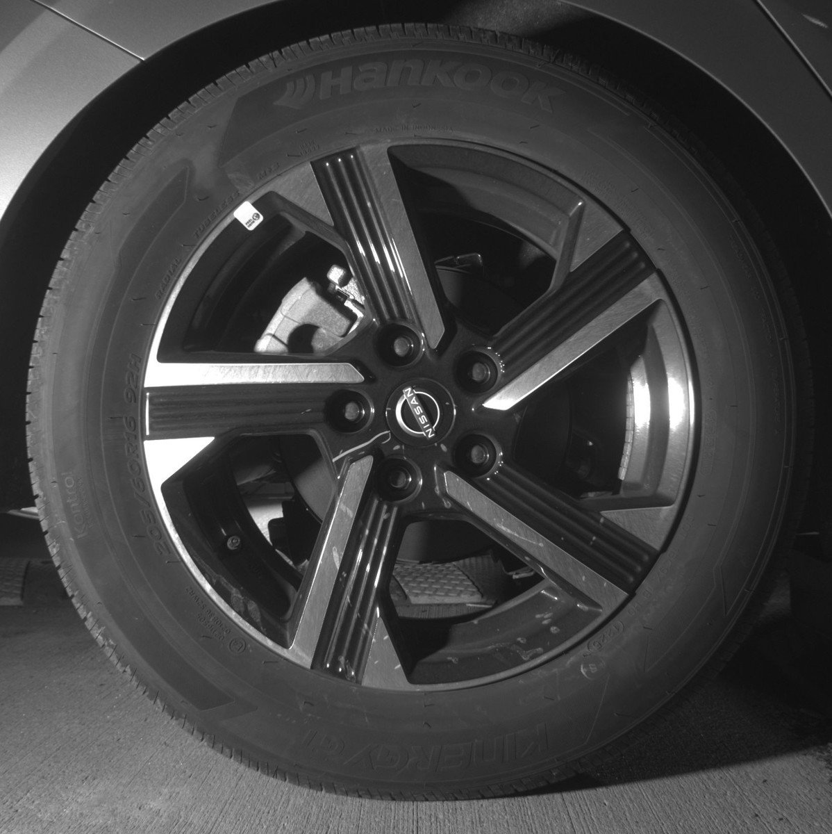 Used 2025 Nissan Sentra SV FWD image 15