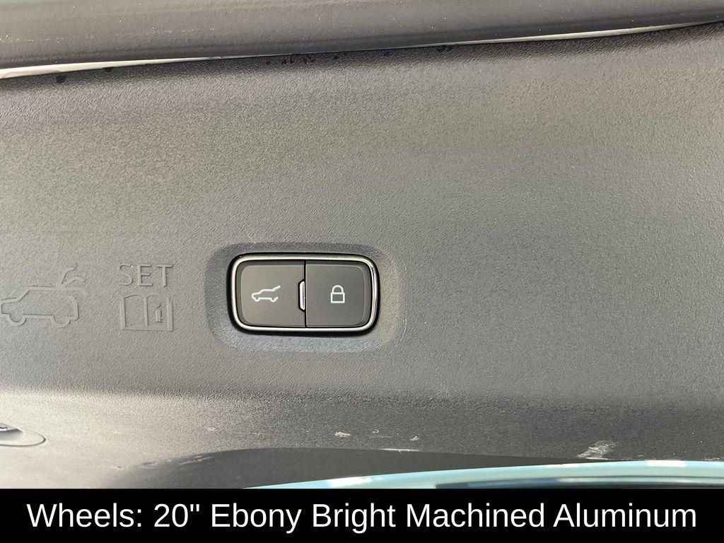 Used 2025 Ford Expedition Max Platinum image 19