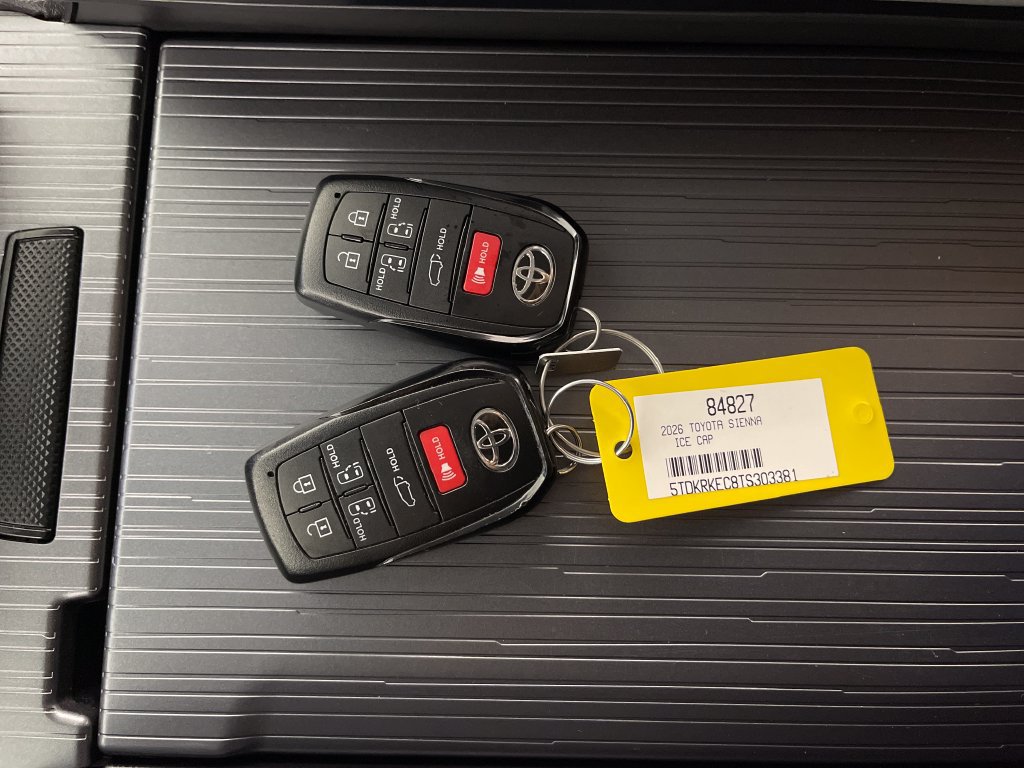 Certified 2026 Toyota Sienna LE FWD image 24