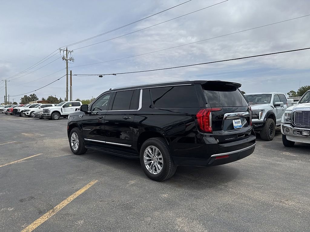 Used 2021 GMC Yukon XL SLT w/ SLT Premium Package image 3