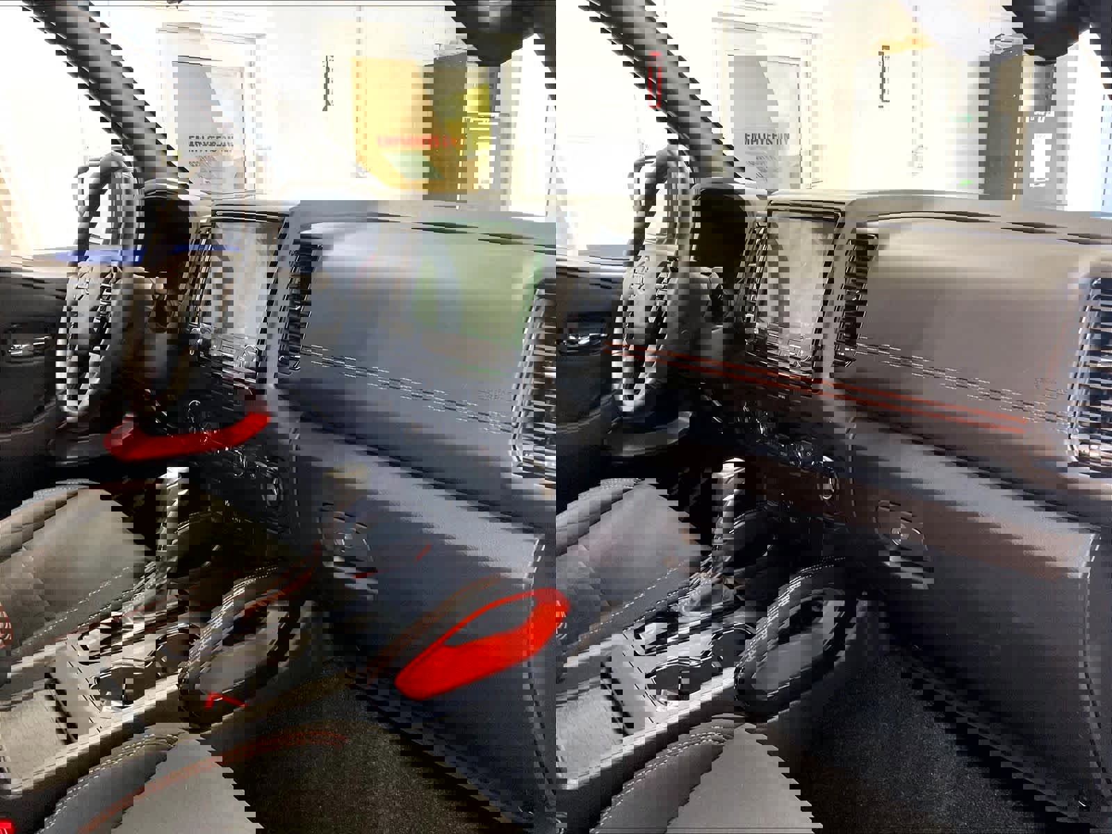 Certified 2022 Nissan Frontier PRO-4X w/ Technology Package AWD/4WD image 14