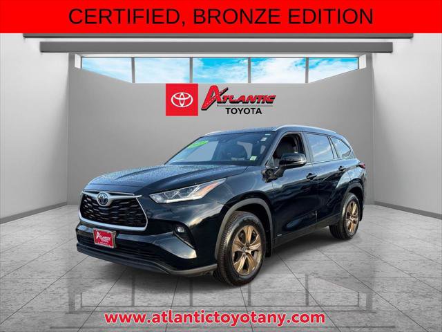 Certified 2023 Toyota Highlander Bronze Edition AWD/4WD image 2