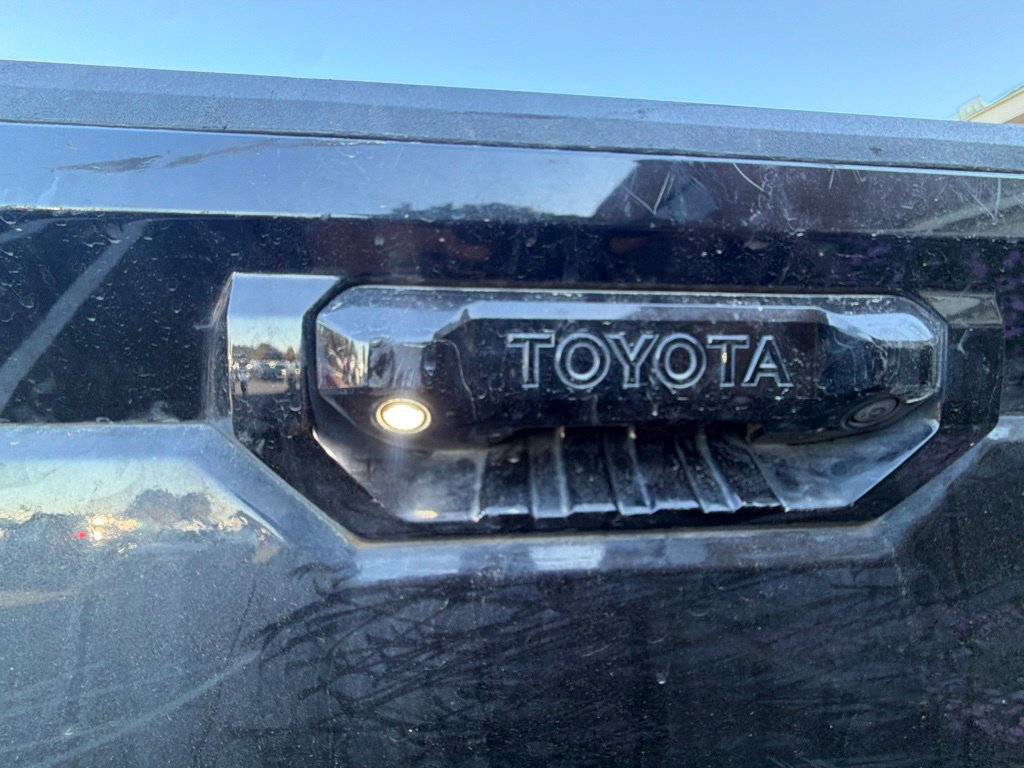 Used 2022 Toyota Tundra Platinum w/ Advanced Package AWD/4WD image 9