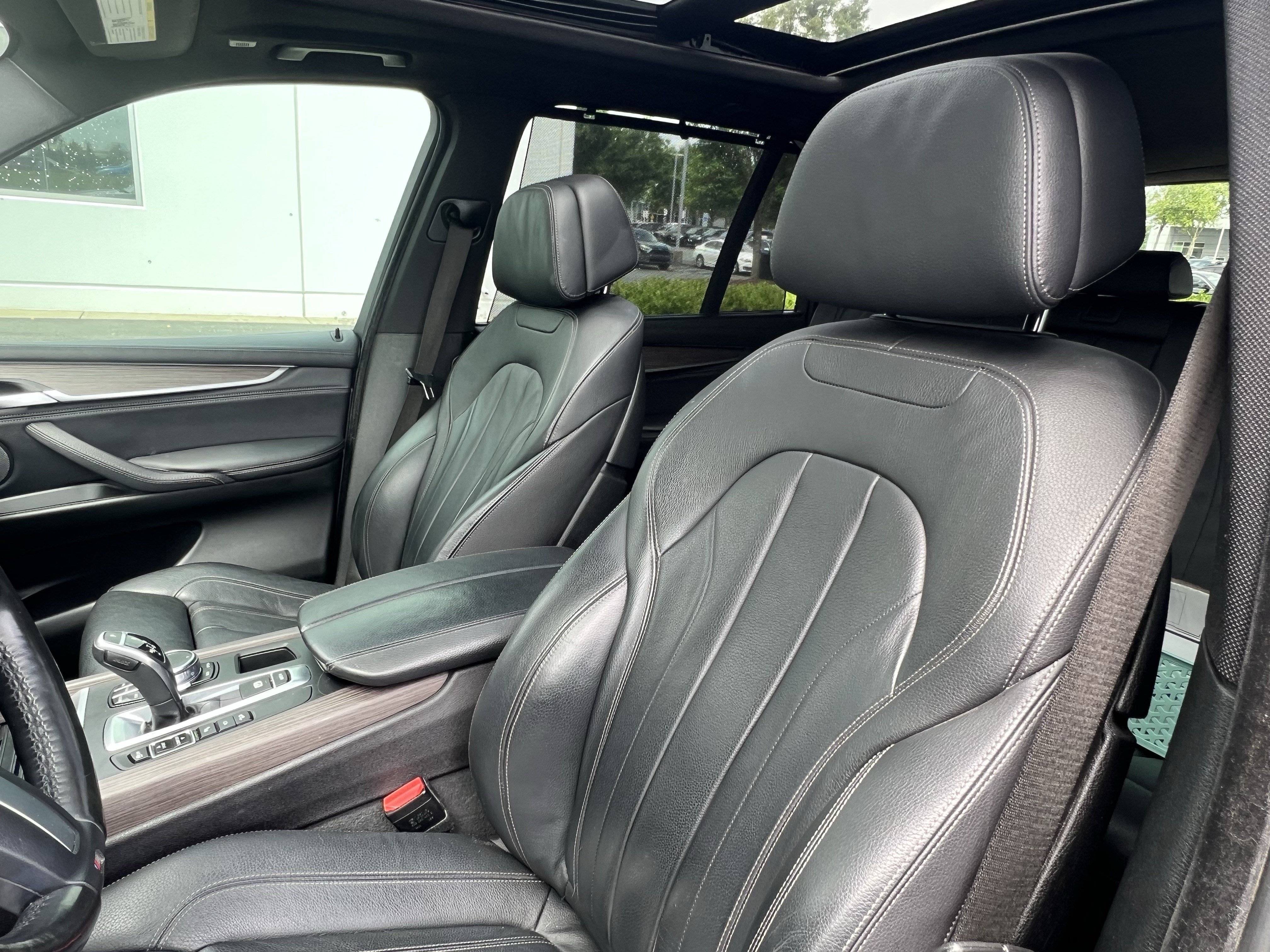 Used 2018 BMW X5 xDrive50i w/ M Sport Package AWD/4WD image 16
