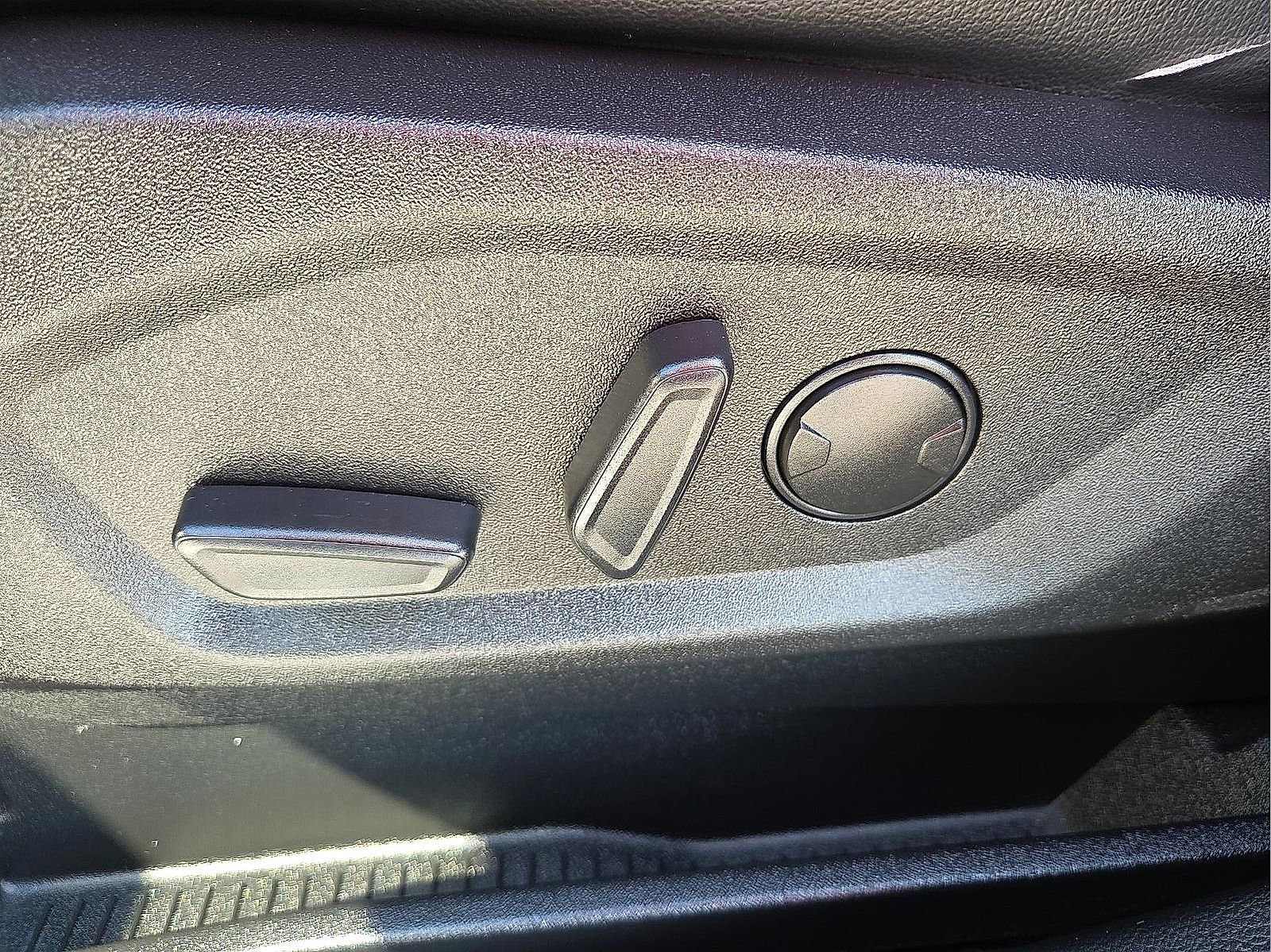 Certified 2024 Ford Edge ST-Line w/ Class II Trailer Tow Package AWD/4WD image 15