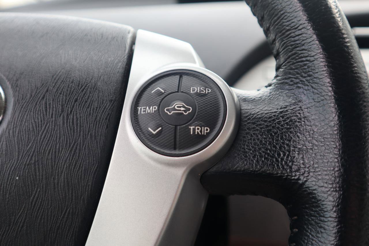 Used 2015 Toyota Prius Four w/ Deluxe Solar Roof Package image 68