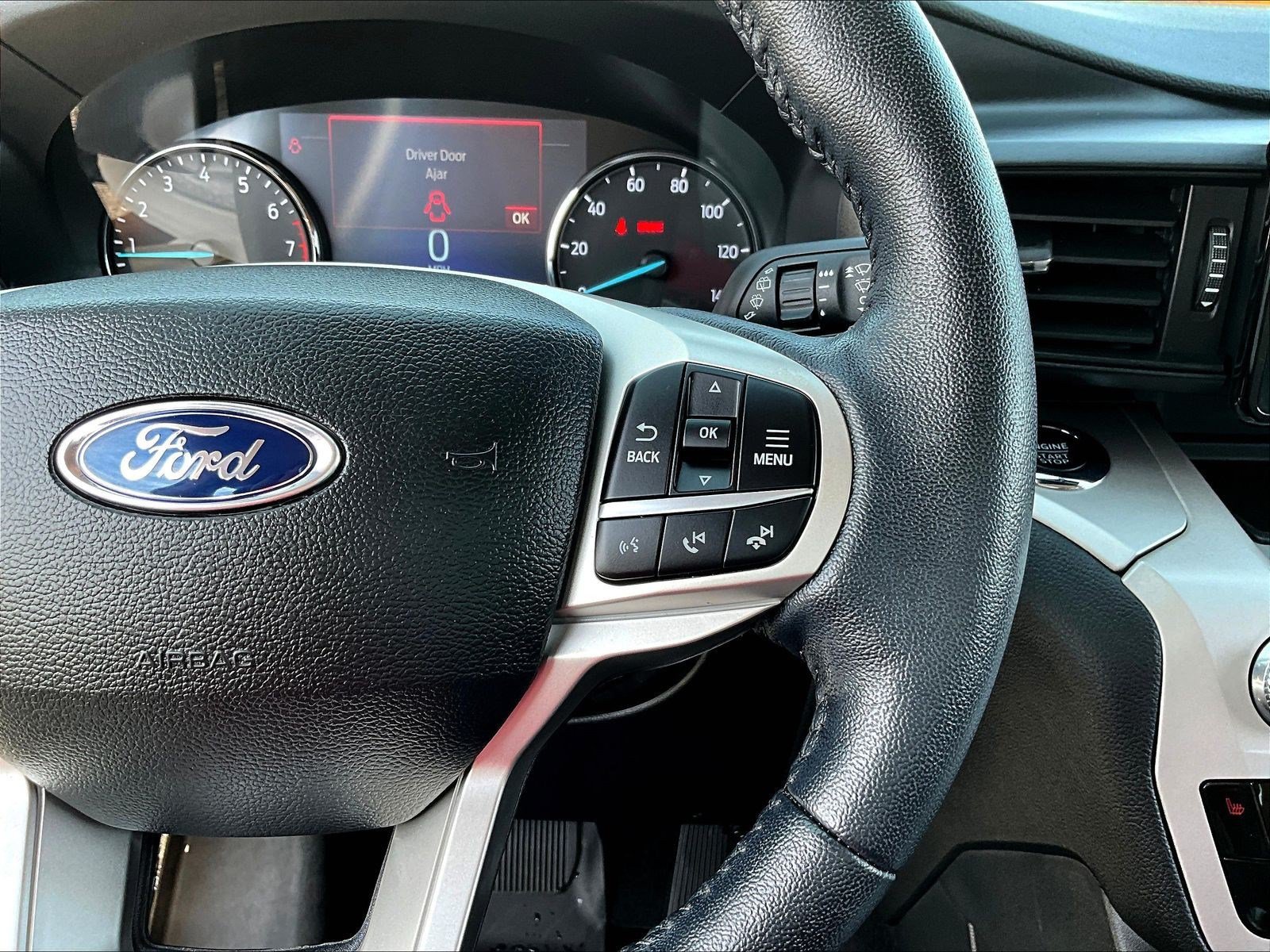 Used 2023 Ford Explorer XLT AWD/4WD image 12