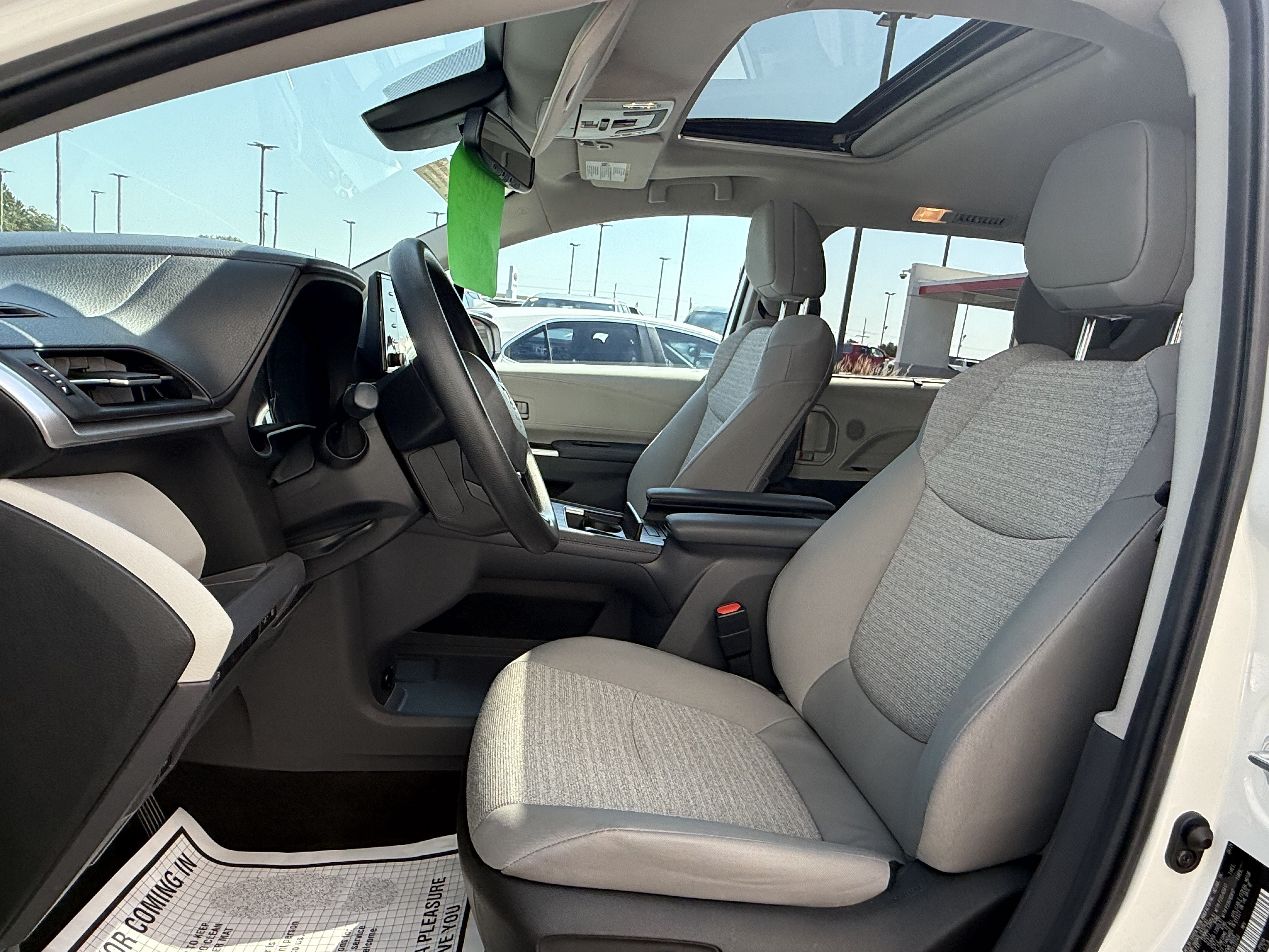 Certified 2024 Toyota Sienna LE w/ LE Plus Package AWD/4WD image 4