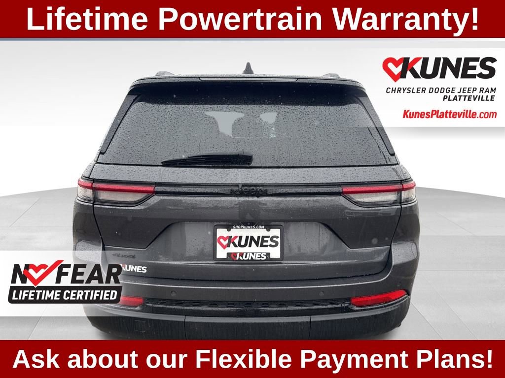 Used 2023 Jeep Grand Cherokee Altitude AWD/4WD image 5