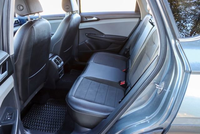 Used 2022 Volkswagen Taos SE image 18