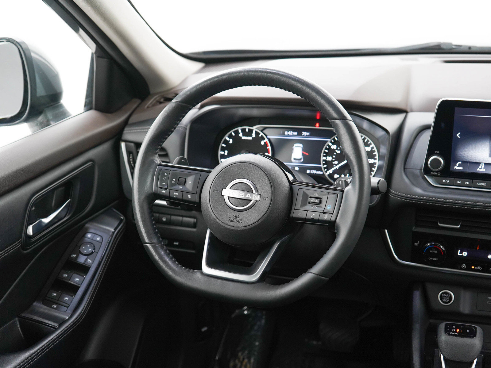 Used 2023 Nissan Rogue SV w/ SV Premium B Package AWD/4WD image 14