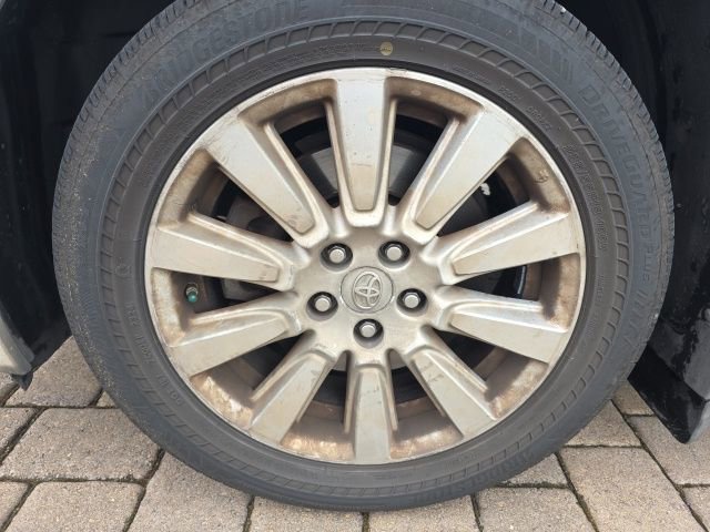 Used 2017 Toyota Sienna XLE w/ XLE Navigation Package image 4