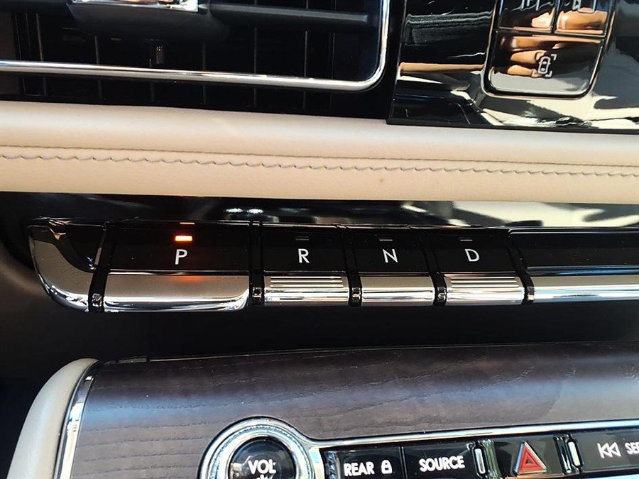 Used 2023 Lincoln Aviator Reserve w/ Equipment Group 201A AWD/4WD image 24