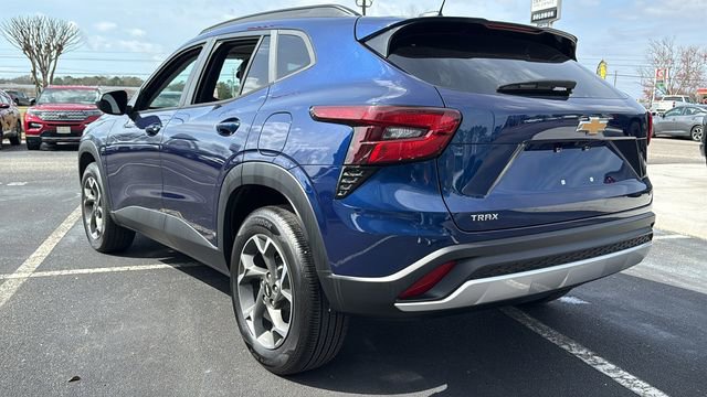 Used 2024 Chevrolet Trax LT image 5