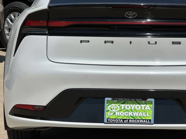 Used 2023 Toyota Prius XLE FWD image 5