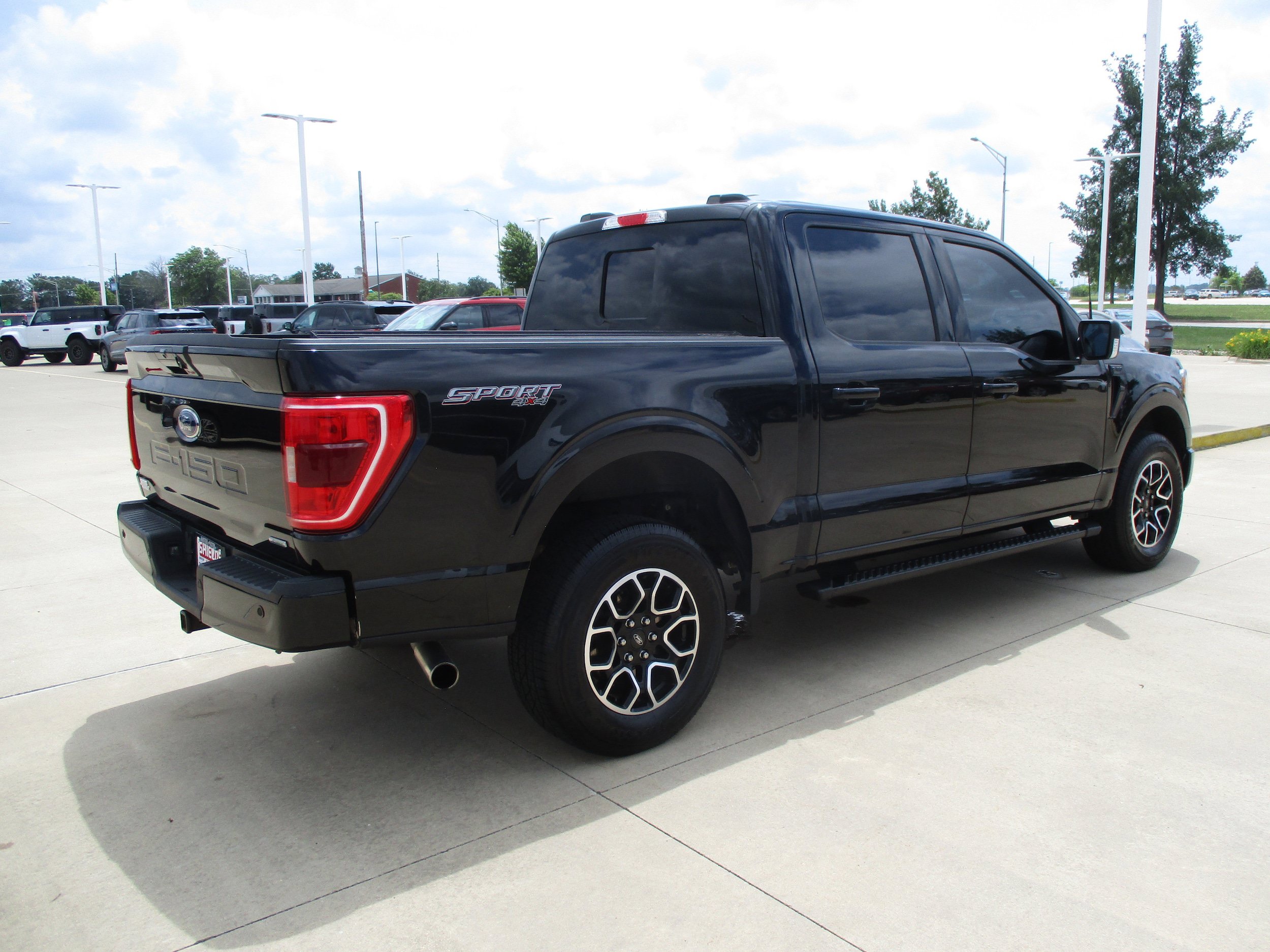 Used 2022 Ford F150 XLT w/ Equipment Group 302A High AWD/4WD image 8