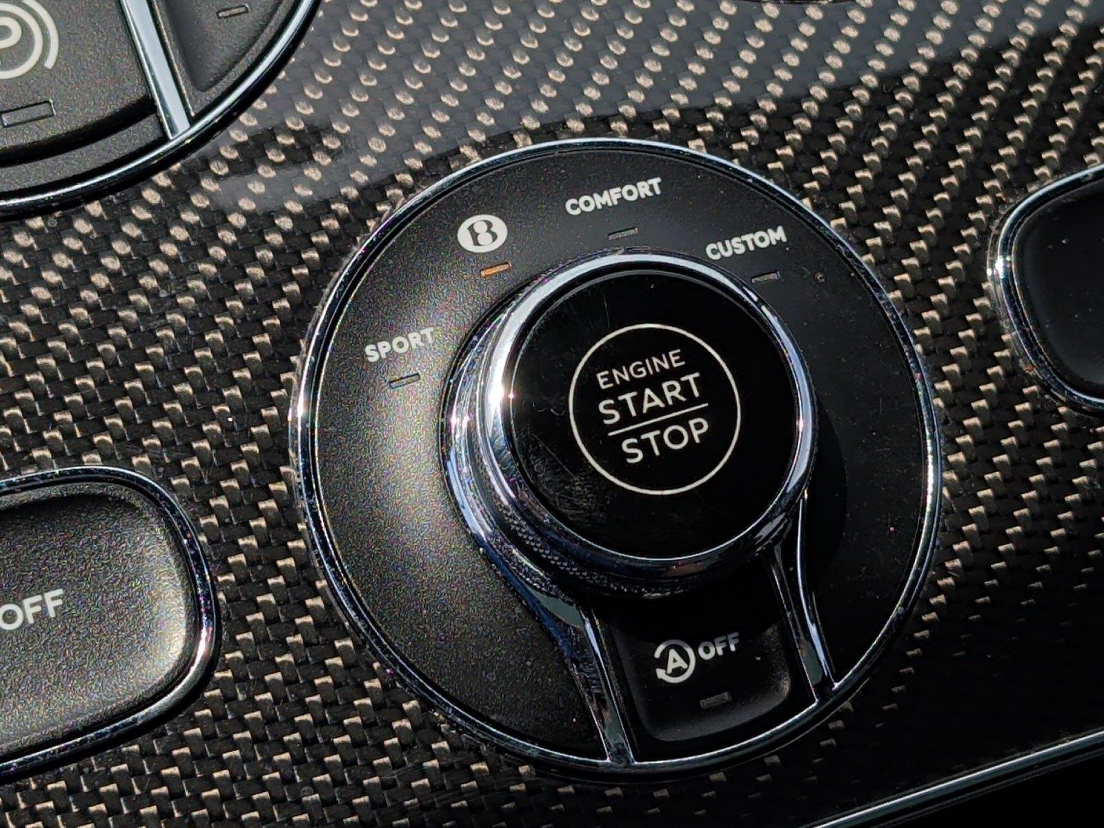 Used 2022 Bentley Bentayga AWD/4WD image 29