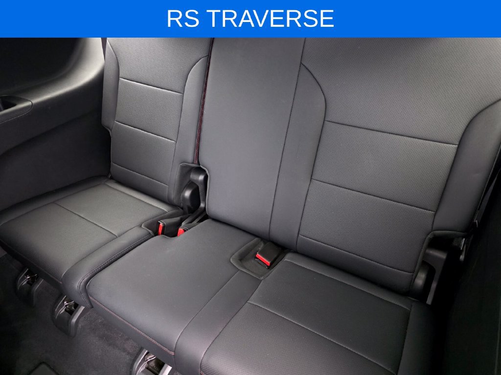 Used 2024 Chevrolet Traverse RS FWD image 17