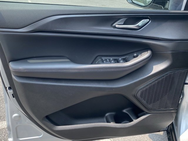 New 2025 Jeep Grand Cherokee L Altitude image 12