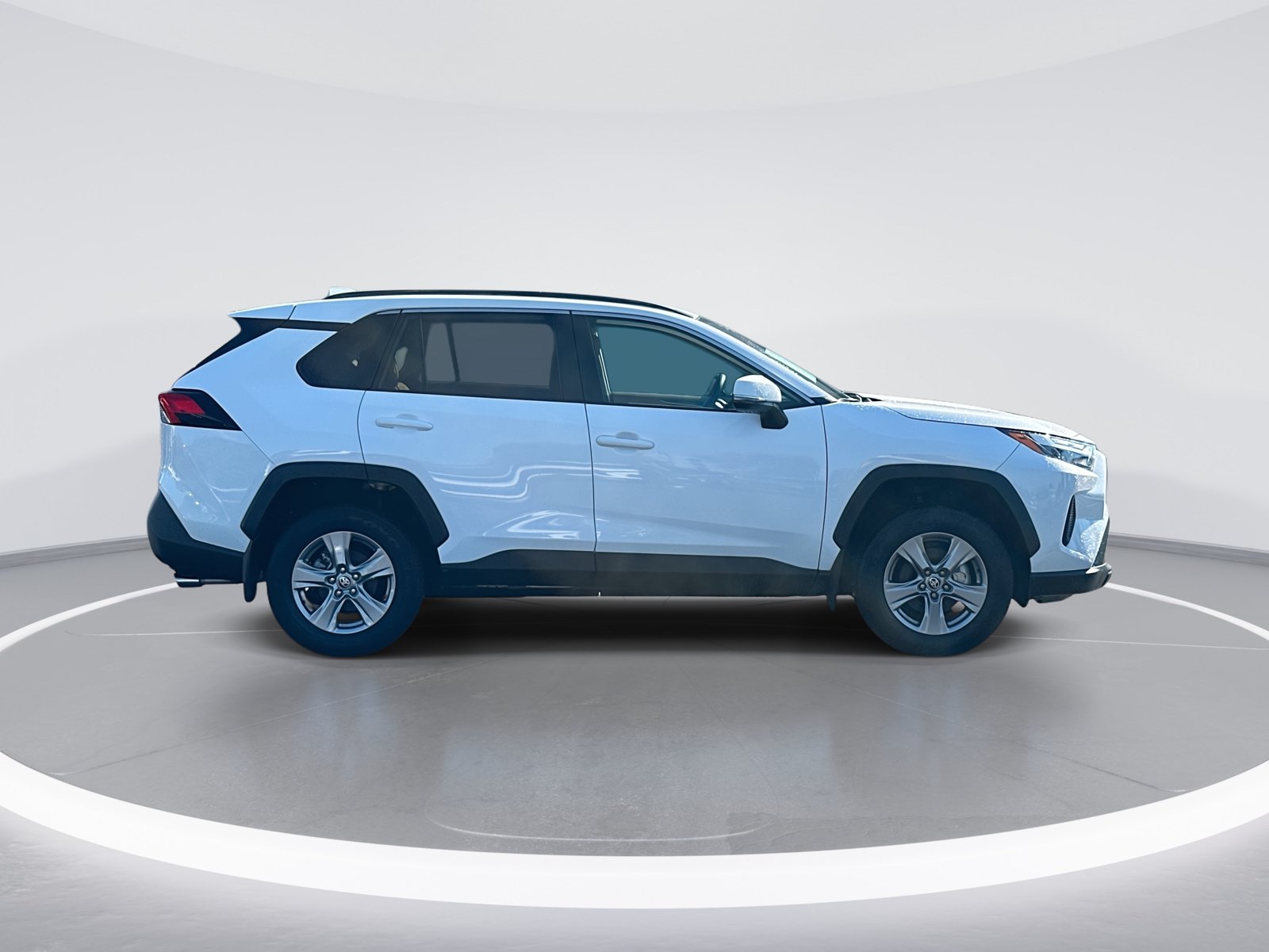 Used 2025 Toyota RAV4 XLE w/ Convenience Package FWD image 10