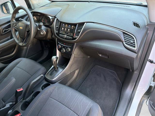 Used 2020 Chevrolet Trax LT AWD/4WD image 25