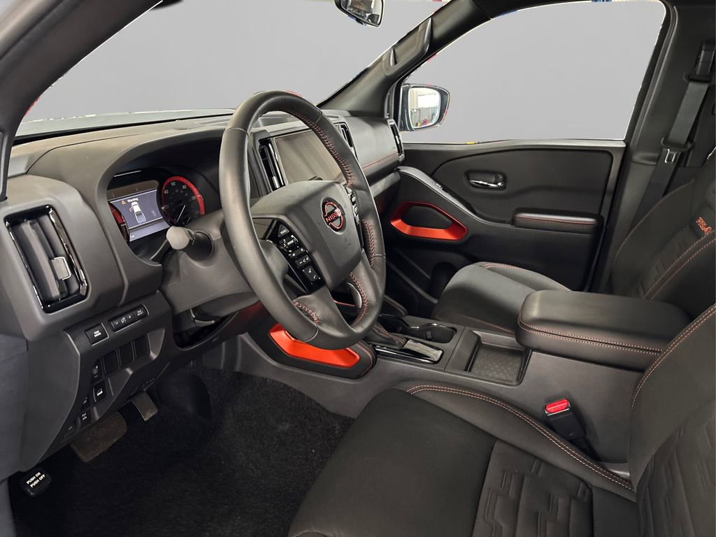 Certified 2025 Nissan Frontier PRO-4X image 9