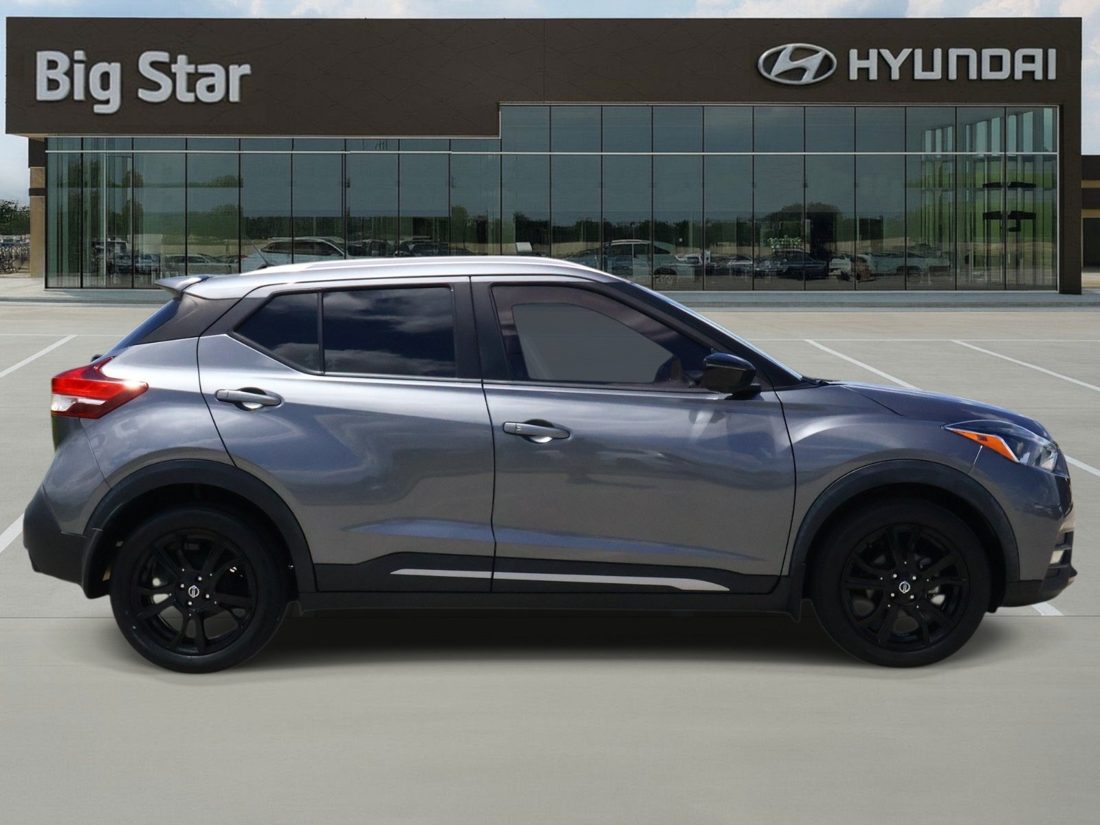 Used 2020 Nissan Kicks SR w/ SR Premium Package FWD image 5
