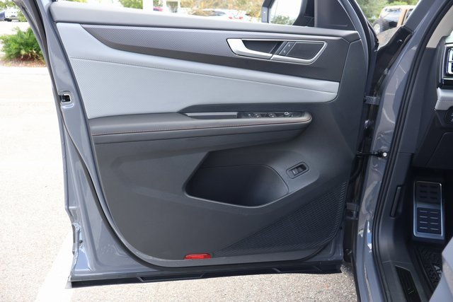 New 2026 Volkswagen Atlas Peak Edition image 10