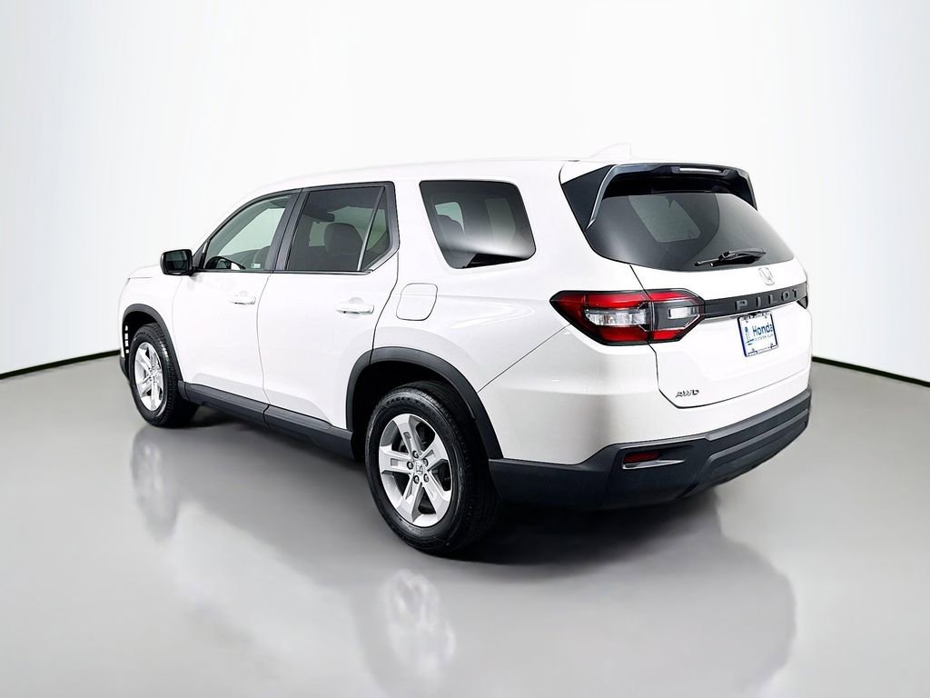 Certified 2023 Honda Pilot LX image 5