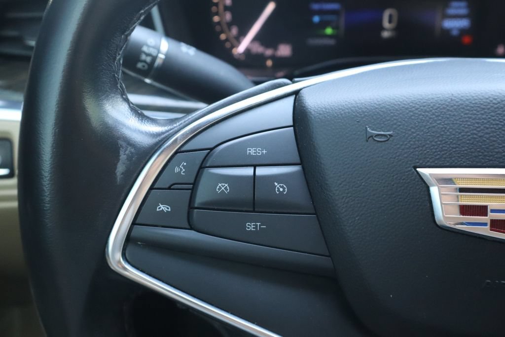 Used 2019 Cadillac XT5 FWD image 23