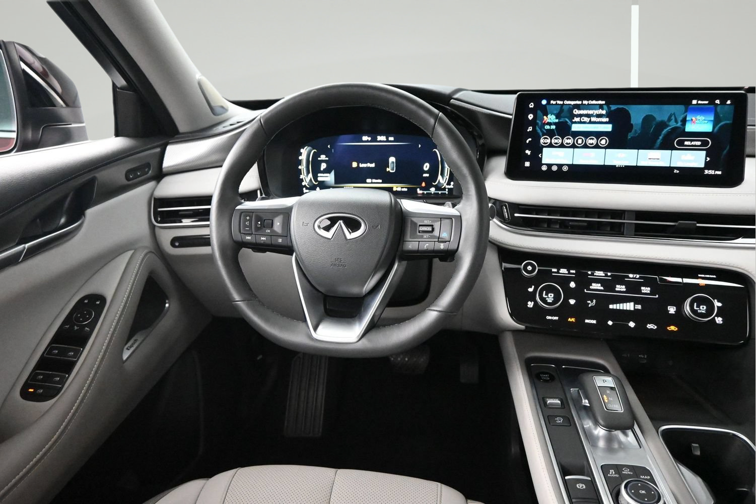 Used 2026 INFINITI QX60 Luxe w/ Cargo Package FWD image 12