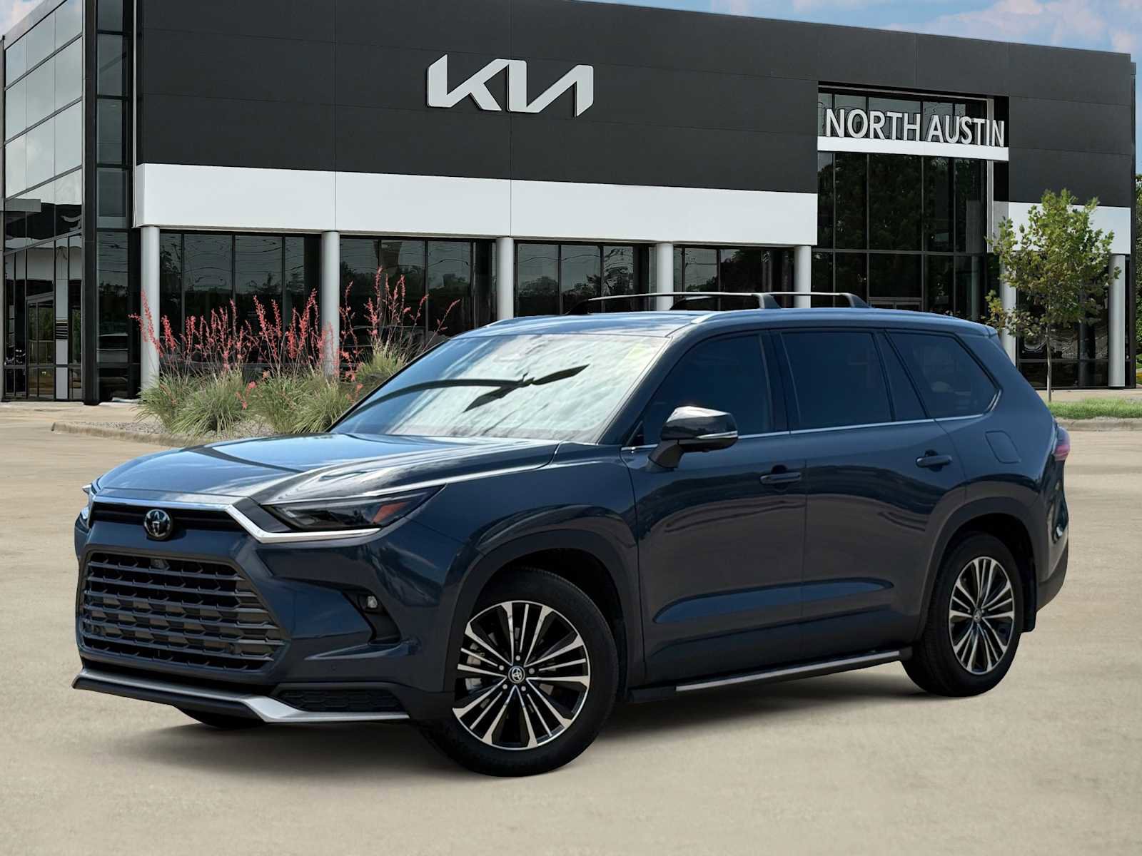 Used 2025 Toyota Grand Highlander AWD Hybrid image 1