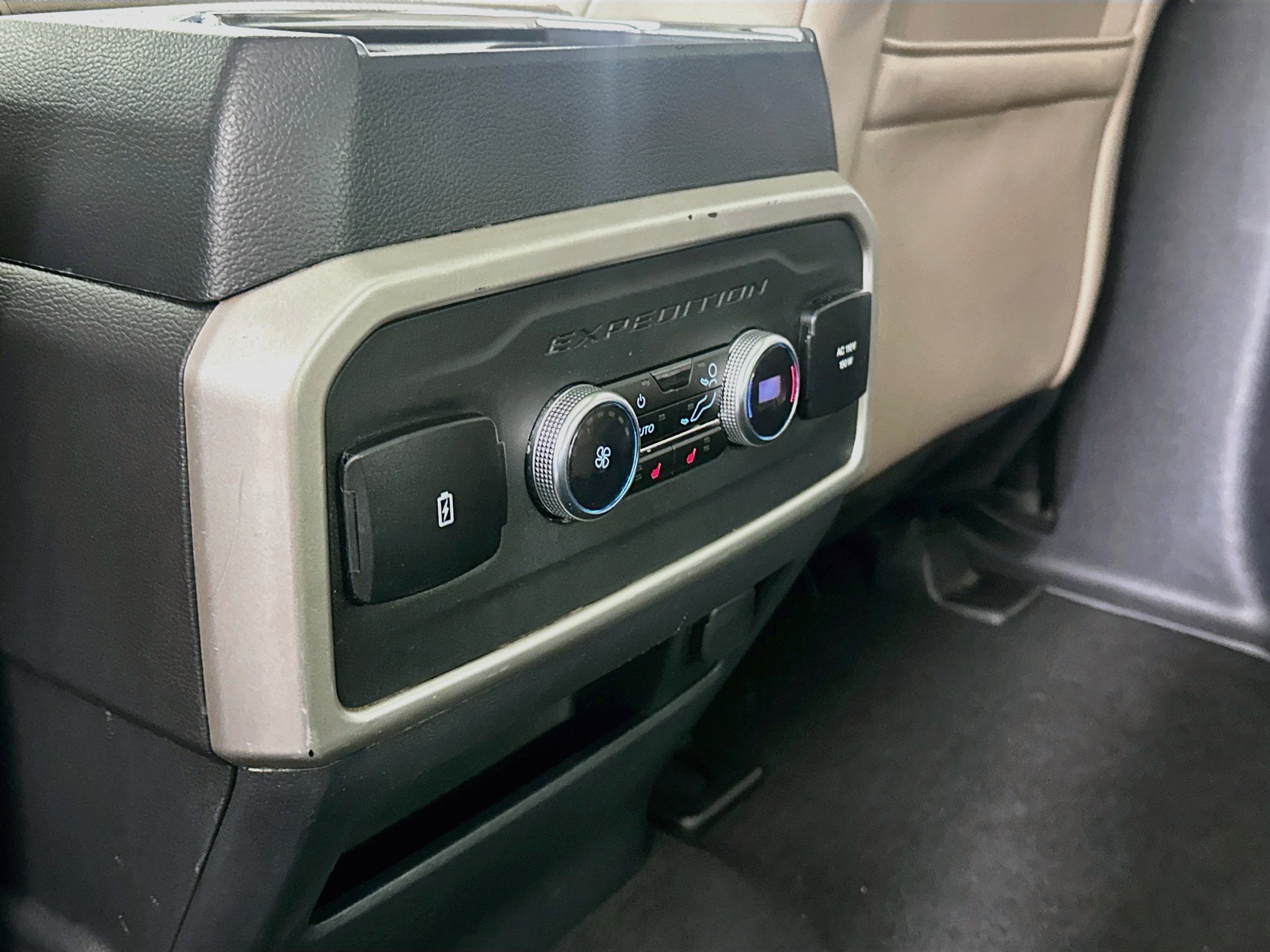 Used 2024 Ford Expedition Limited RWD image 28