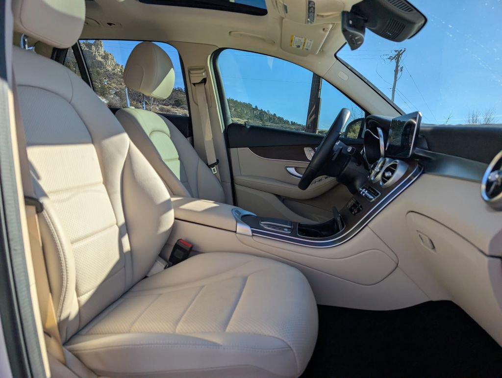 Used 2022 Mercedes-Benz GLC 300 4MATIC image 22