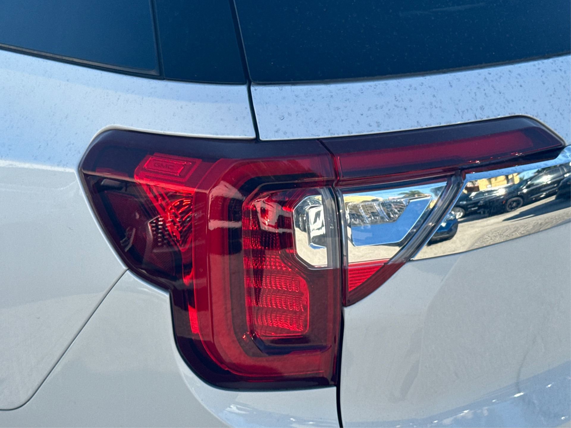 Used 2023 GMC Acadia Denali w/ Denali Technology Package image 17