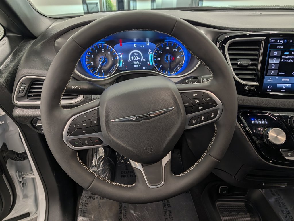 Used 2026 Chrysler Pacifica Select FWD image 25
