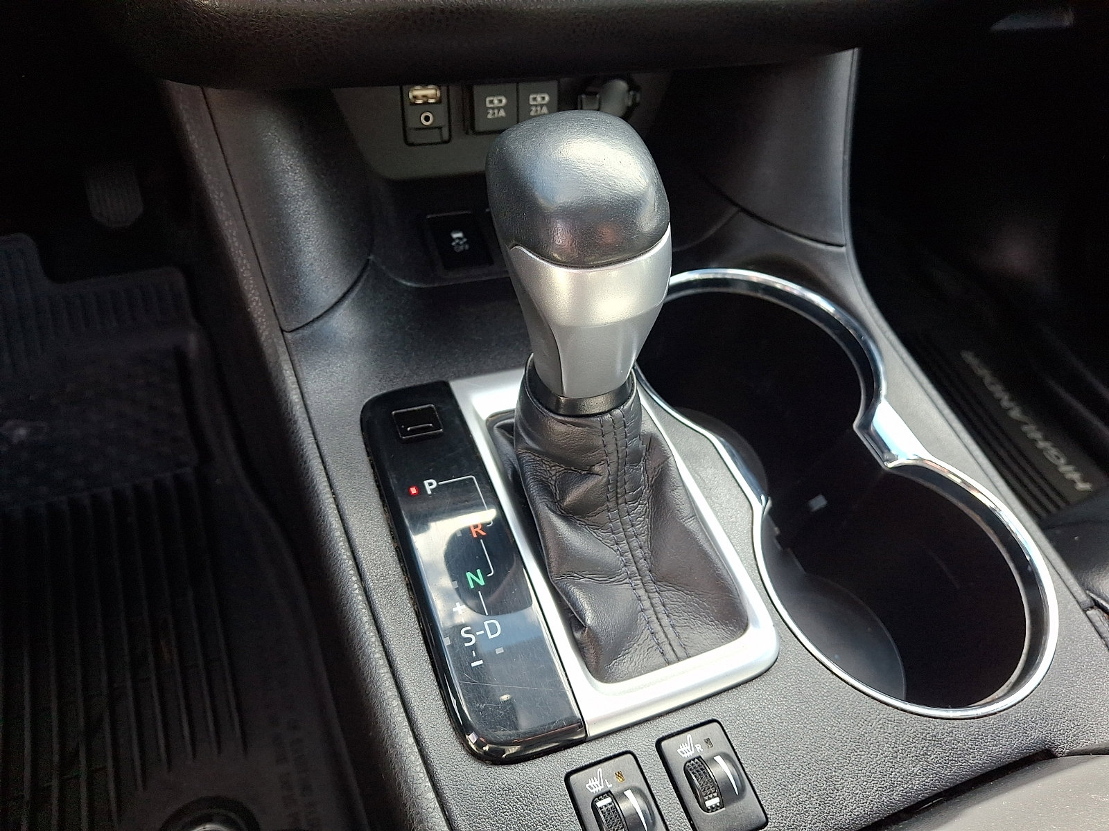 Used 2019 Toyota Highlander XLE AWD/4WD image 22