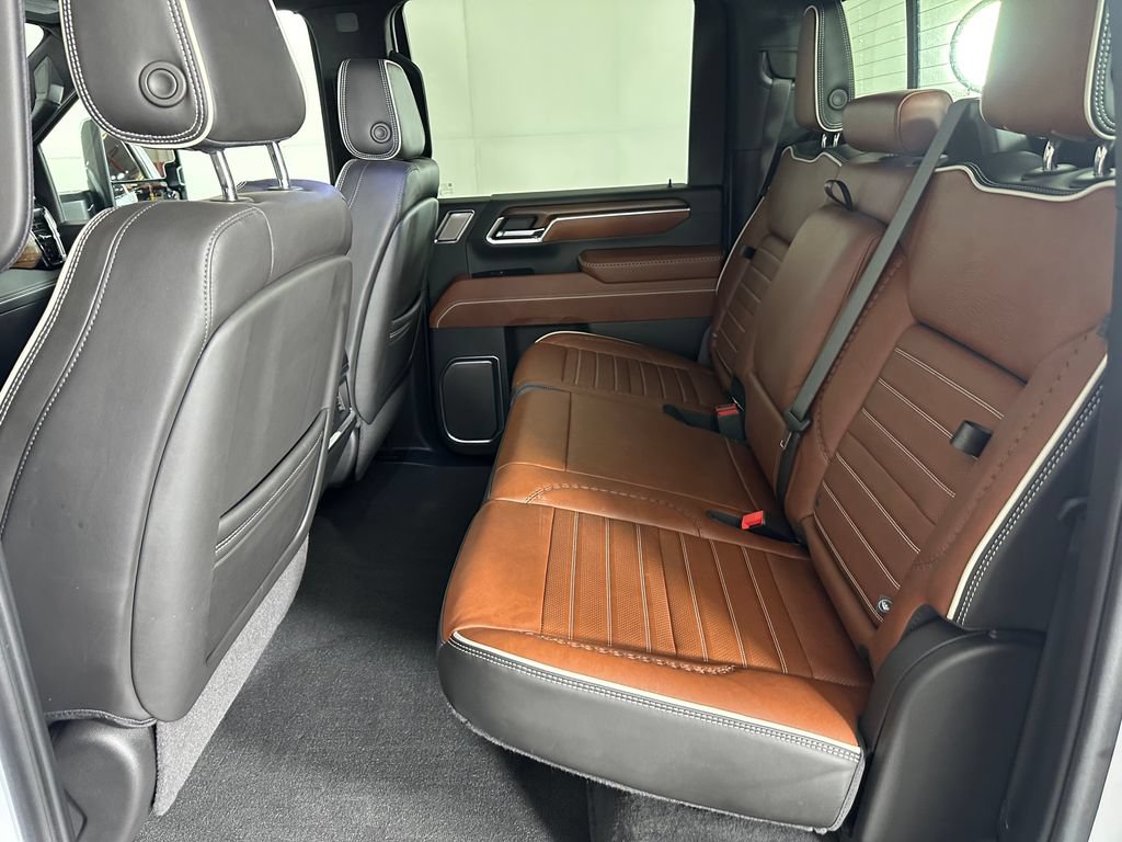 Used 2025 GMC Sierra 3500 Denali Ultimate w/ LPO, GMC Protection Package AWD/4WD image 29